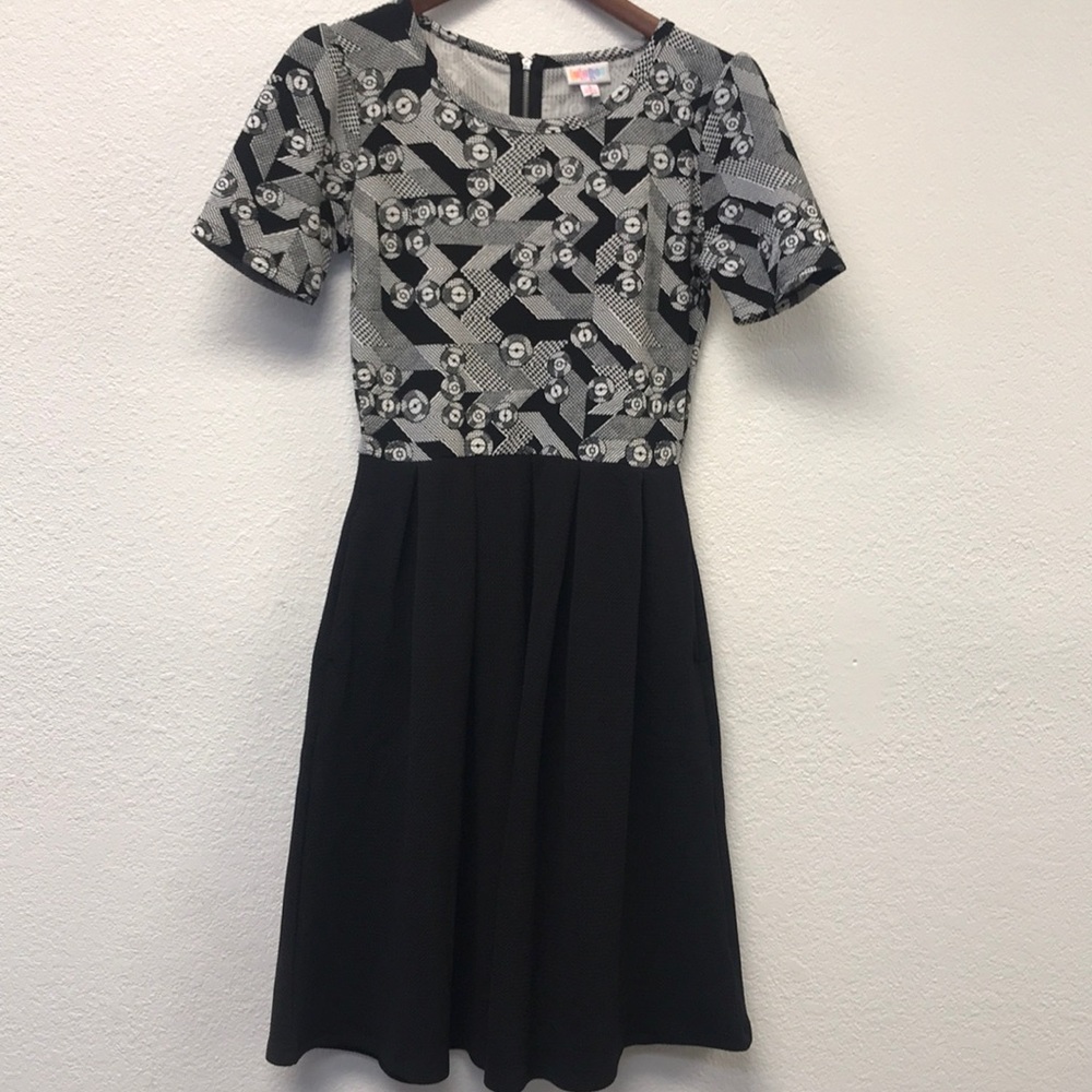Lularoe Amelia Black White Pleated Textured Dress